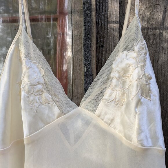 Valerie Stevens Intimates Matching Sheer Nightgown & Robe Pearl Embroidered Sz M - Picture 7 of 15